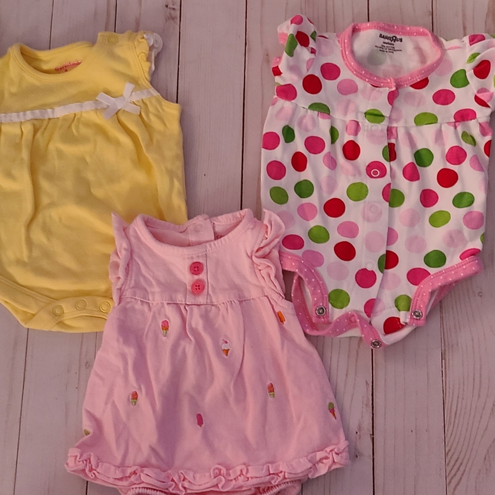 Newborn girl clothes